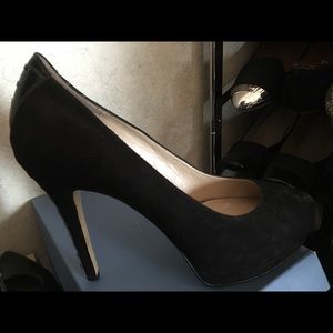 Ladies Suede Pumps